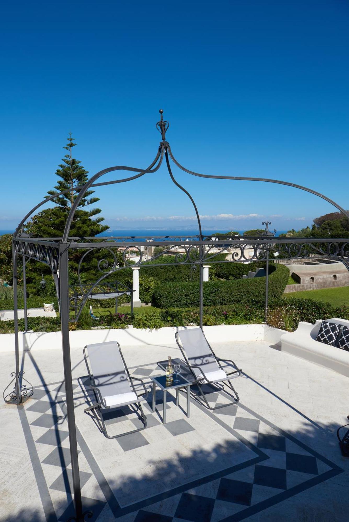 La Casa Dei Merli Capri Exteriör bild