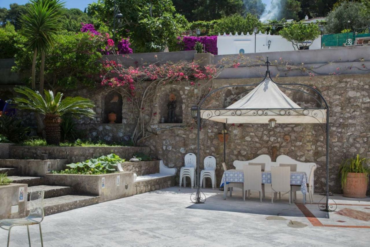 La Casa Dei Merli Capri Exteriör bild
