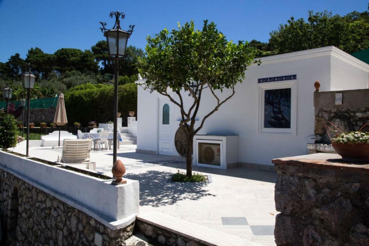 La Casa Dei Merli Capri Exteriör bild
